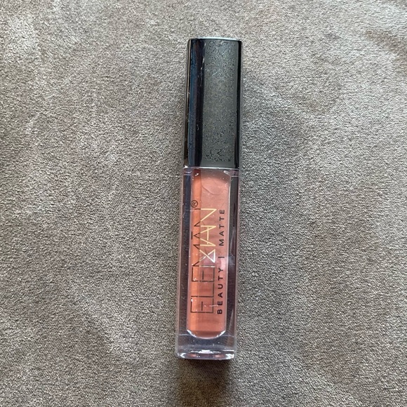 NWT ELEMAN BEAUTY Matte Liquid Lipstick in Madrid Makeup - Picture 1 of 6